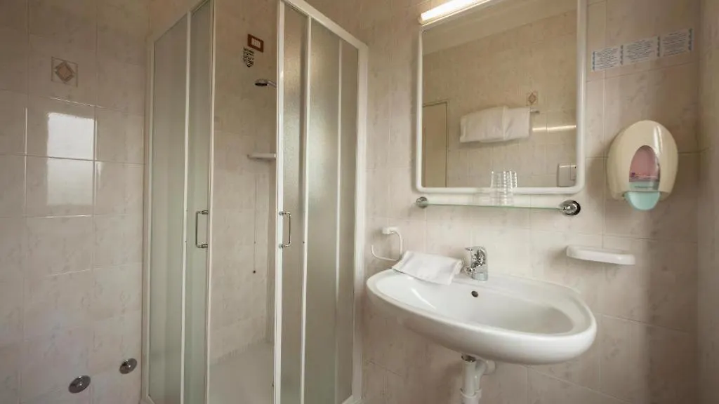 Hotel Bel Sito Peschiera Peschiera del Garda 2*,