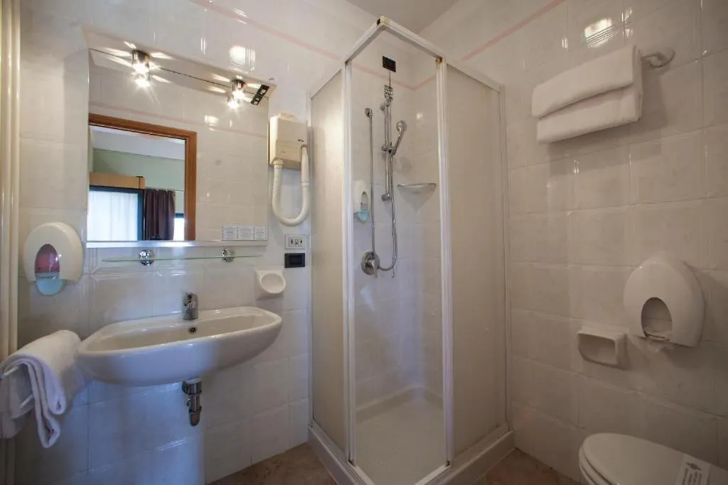 Hotel Bel Sito Peschiera del Garda 2*,