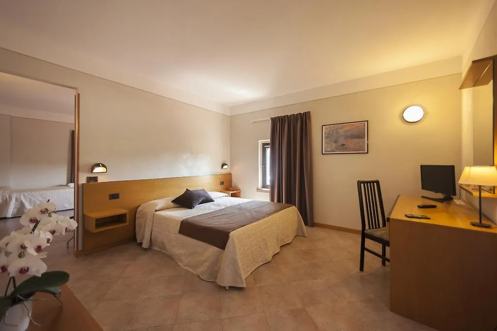 Hotel Bel Sito Peschiera del Garda 2*,